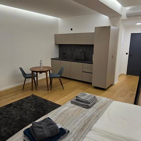 Room16-Улм Екстериор снимка